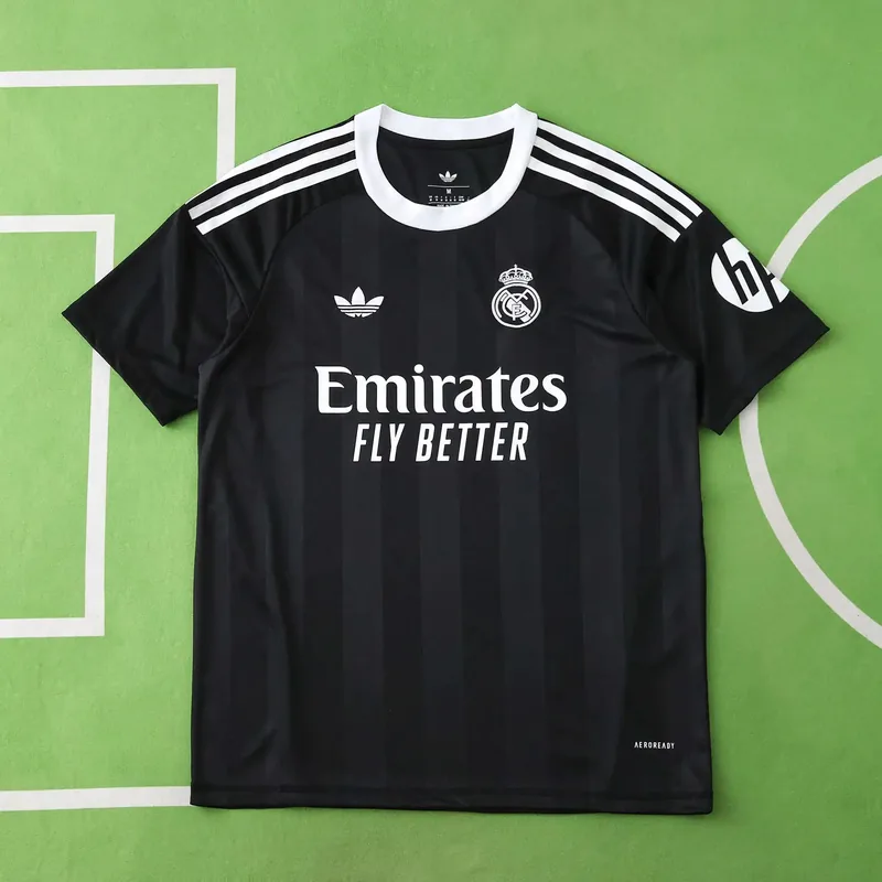 2025/26 Real Madrid Goalkeeper Jersey (Fan Version)