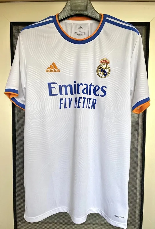 21/22 Real Madrid Home Retro Jersey