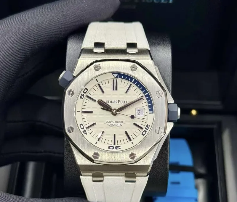 Audemars Piguet Royal Oak Offshore 167000 Automatic Watch 42mm