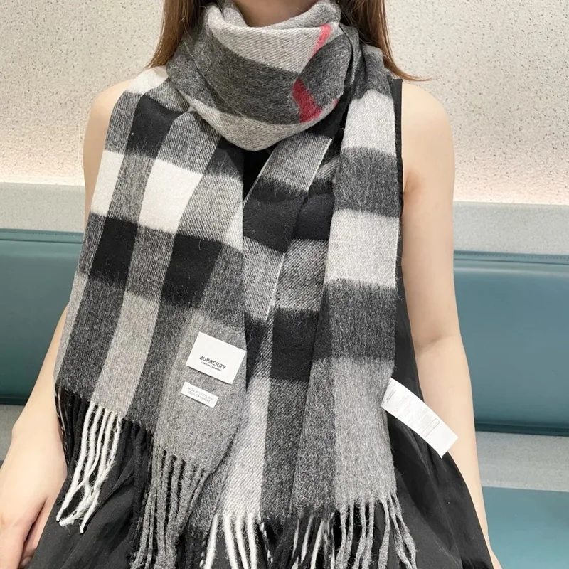 Burberry Cashmere Scarf Ver.D