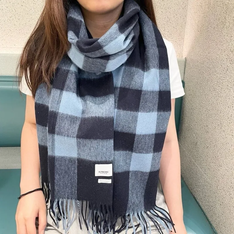 Burberry Cashmere Scarf Ver.E