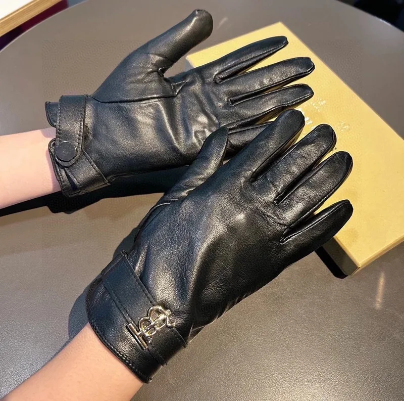 Burberry Lambskin Thermal Gloves Ver.E