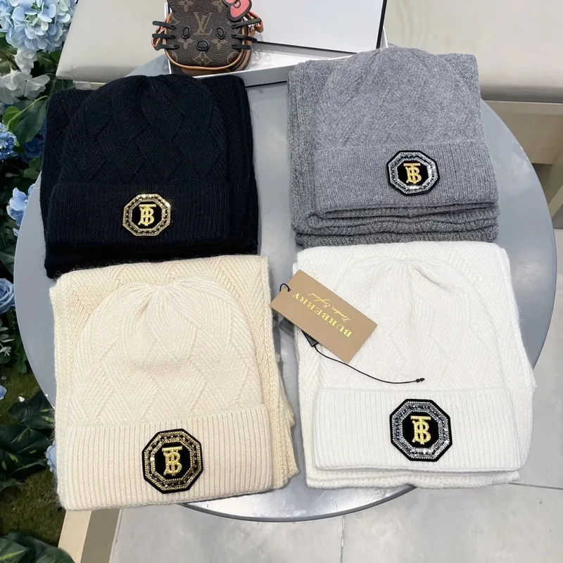Burberry Scarf & Hat Set Ver.G