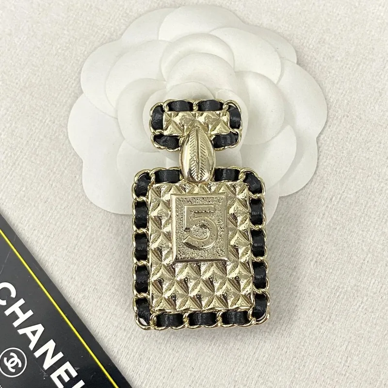 Chanel Brooch Ver.K