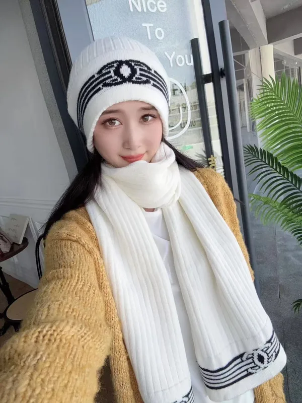 Chanel Scarf & Hat Set Ver.G