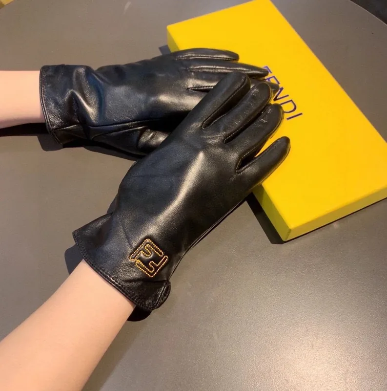 Fendi Lambskin Touchscreen Gloves Ver.A