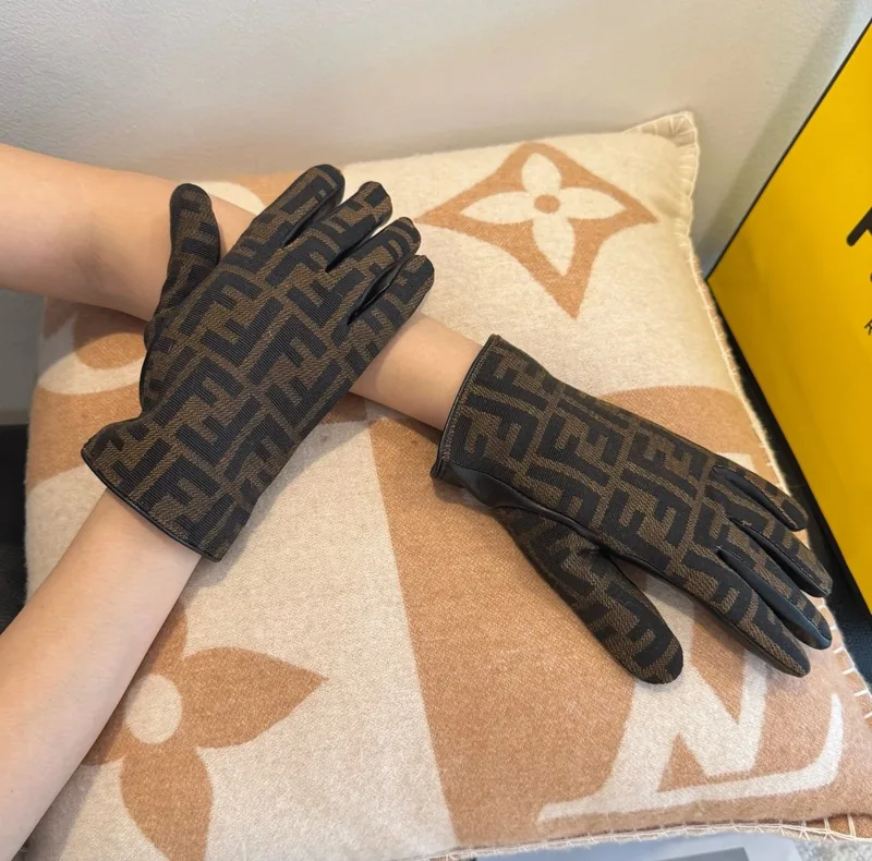 Fendi Lambskin Touchscreen Gloves Ver.D