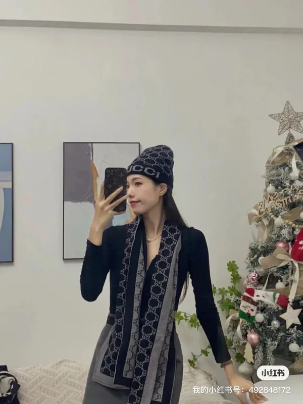 Gucci Cashmere Scarf & Hat Set Ver.A