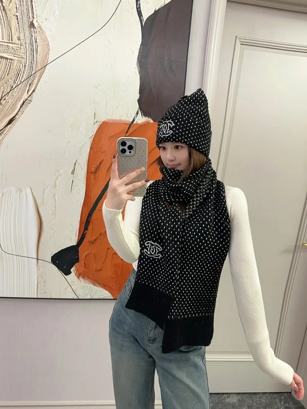 Gucci Cashmere Scarf & Hat Set Ver.H