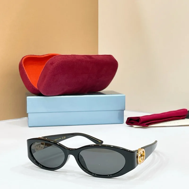 Gucci GG1660S Sunglasses 54-16-135