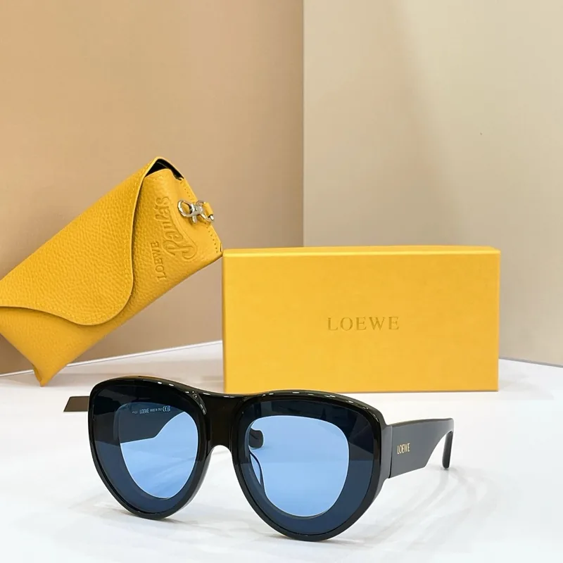 Loewe LW40170U Sunglasses 61-16-140 Ver.A