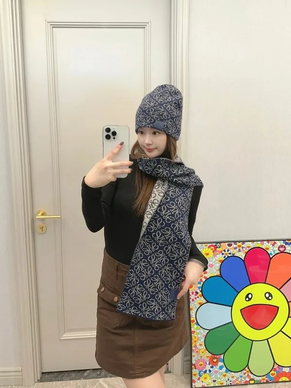 Loewe Scarf & Hat Set Ver.B