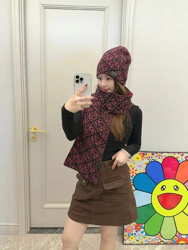Loewe Scarf & Hat Set Ver.C