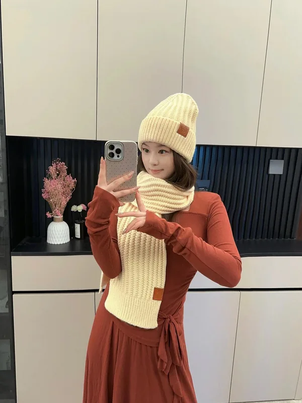 Loewe Scarf & Hat Set Ver.H