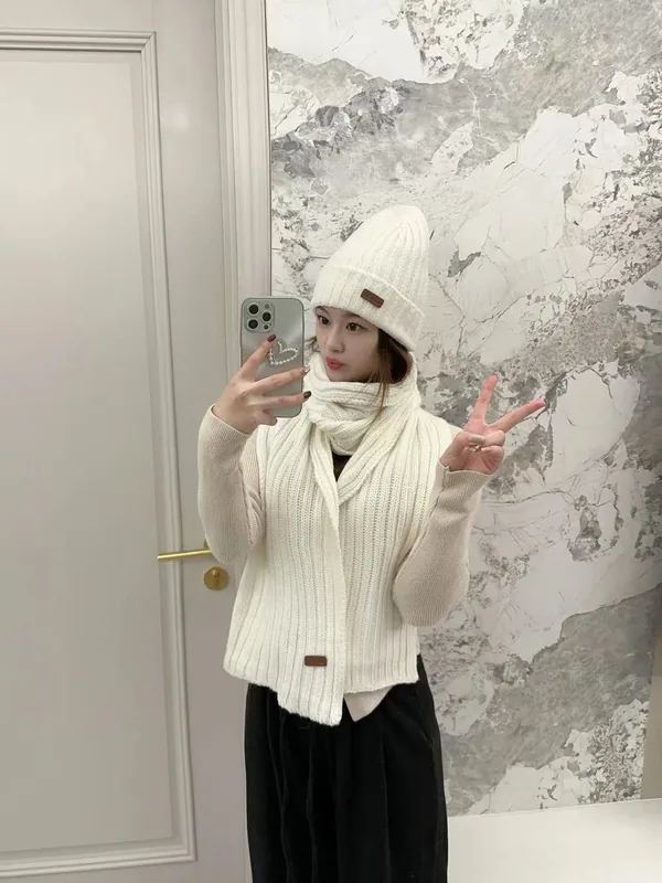 Loro Piana Scarf & Hat Set Ver.B