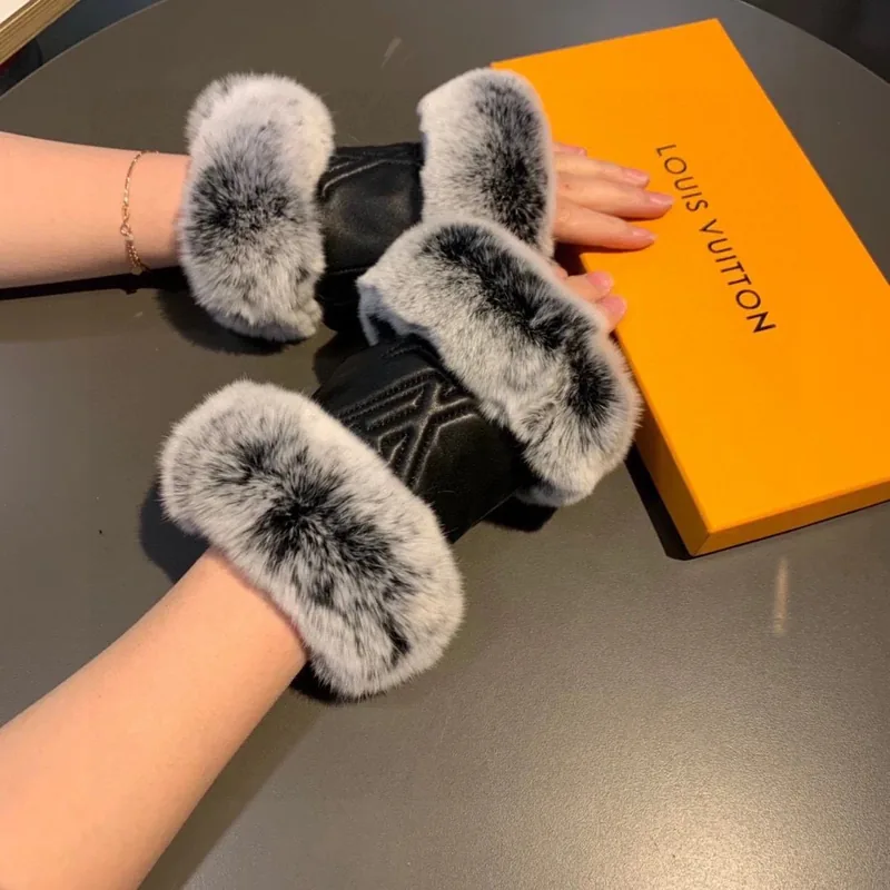 Louis Vuitton Lambskin Thermal Gloves
