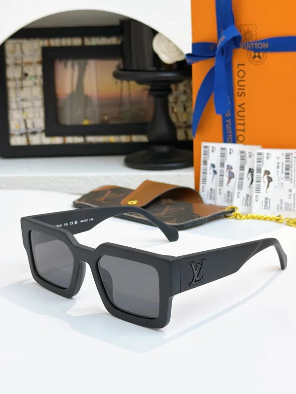 Louis Vuitton Z1579w Z2945w Sunglasses 54-21-145