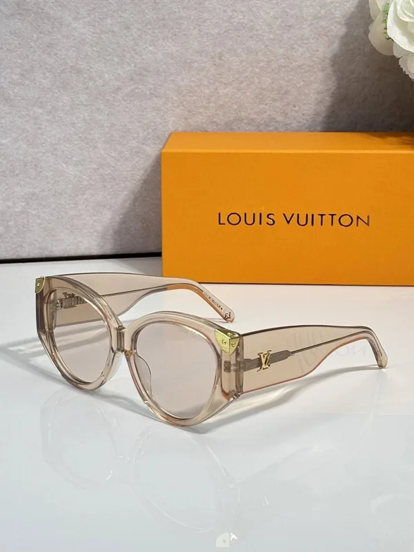 Louis Vuitton Z3339U Sunglasses 58-16-140