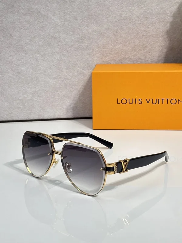 Louis Vuitton Z7213U Sunglasses 62-13-140