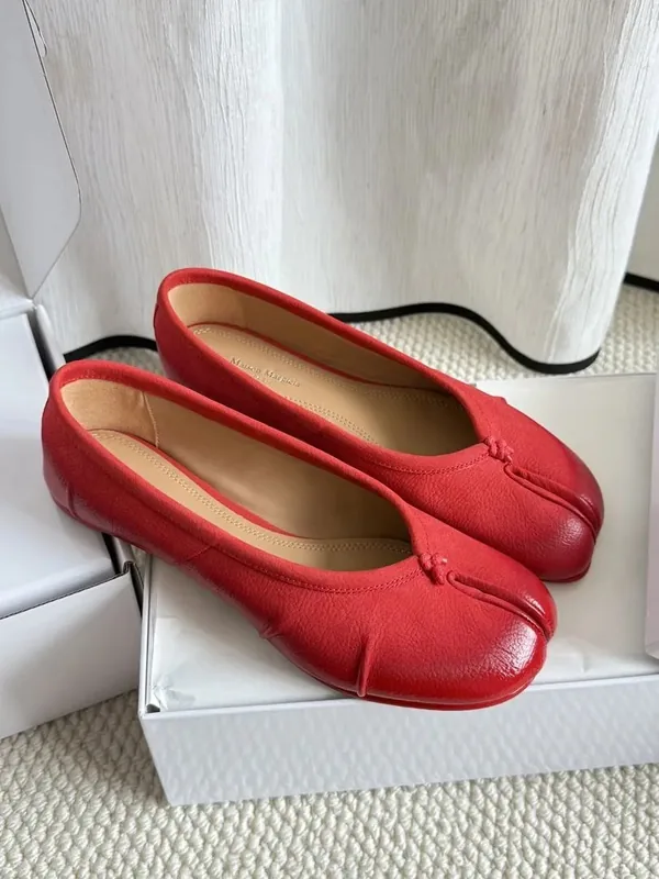 Margiela Red Sneakers Ver.B