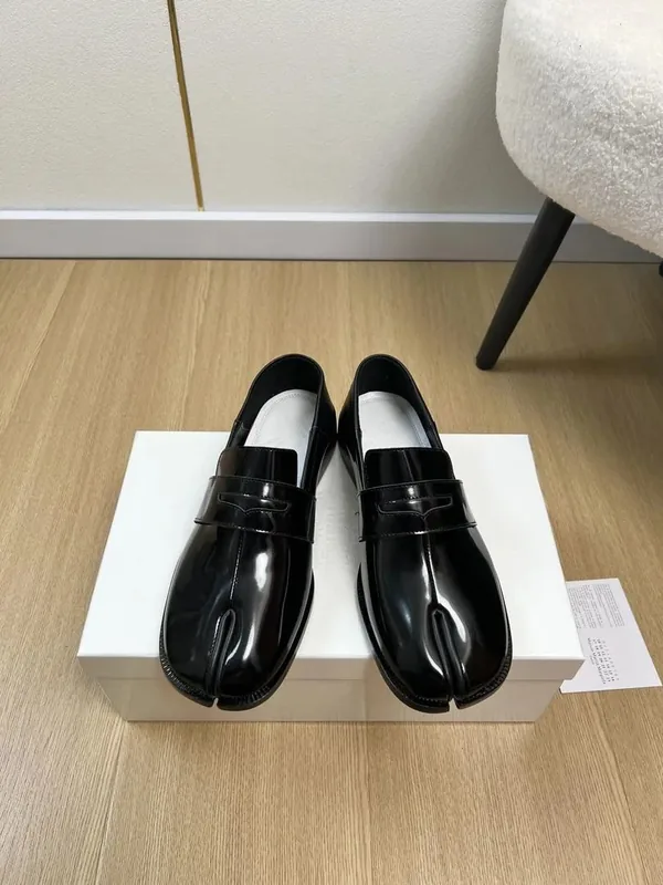 Margiela Red Sneakers Women Ver.B
