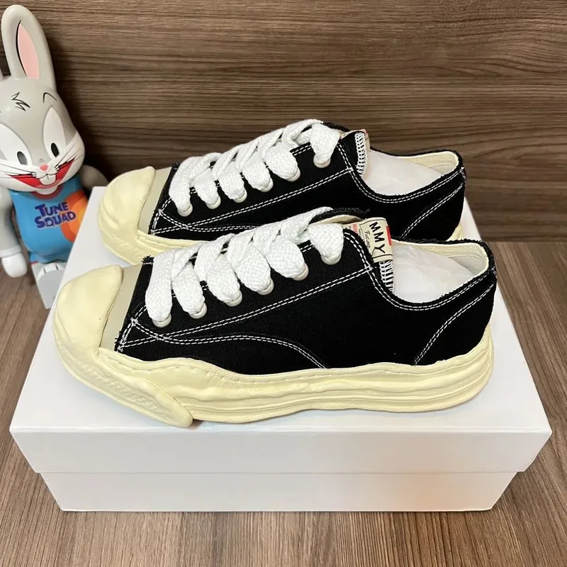 Mihara Black Sneakers Women Ver.A