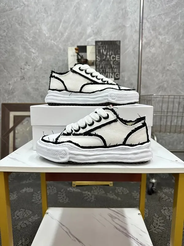 Mihara Black Sneakers Women Ver.A