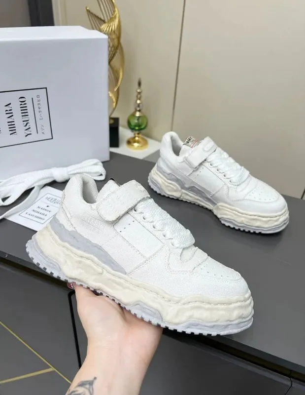 Mihara Sneakers Ver.Q