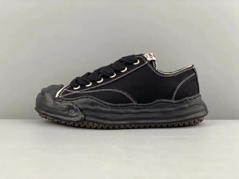 Mihara Sneakers