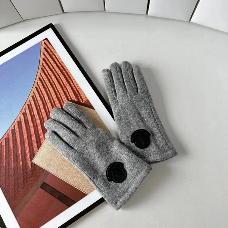 Moncler Gloves Ver.B