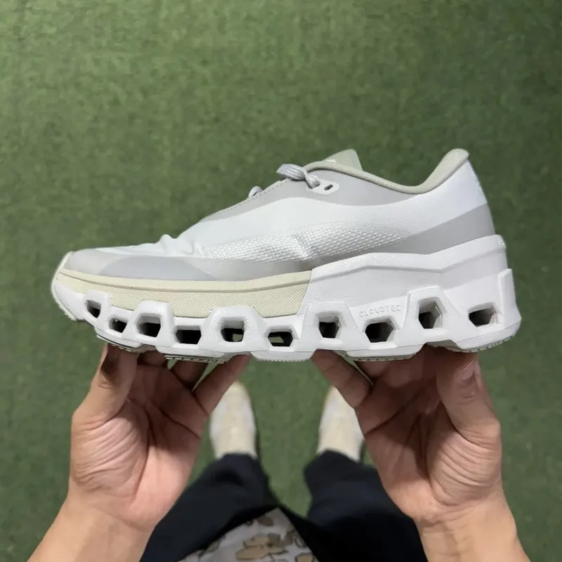 On Running Beige Sneakers