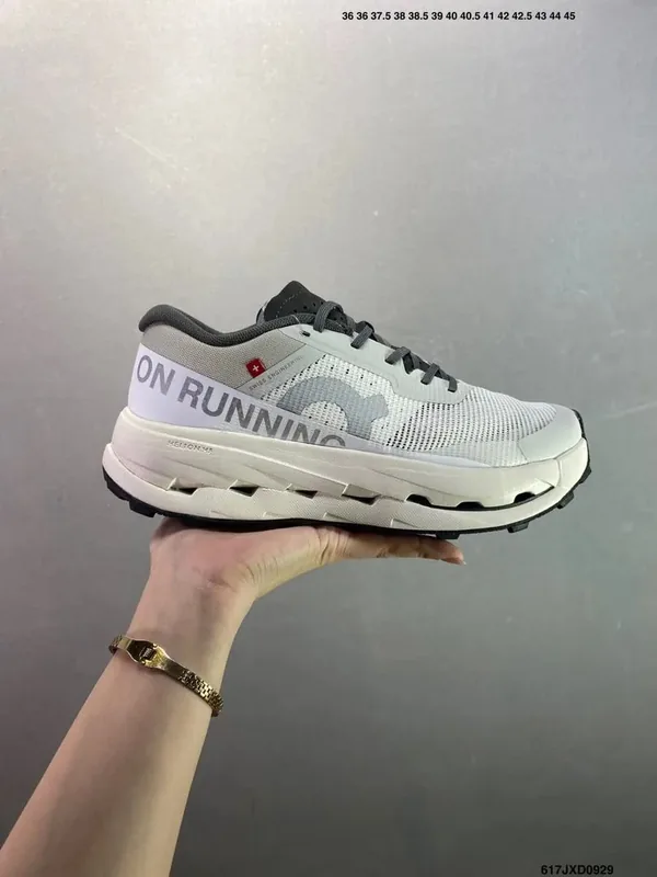 On Running Black Sneakers Ver.C