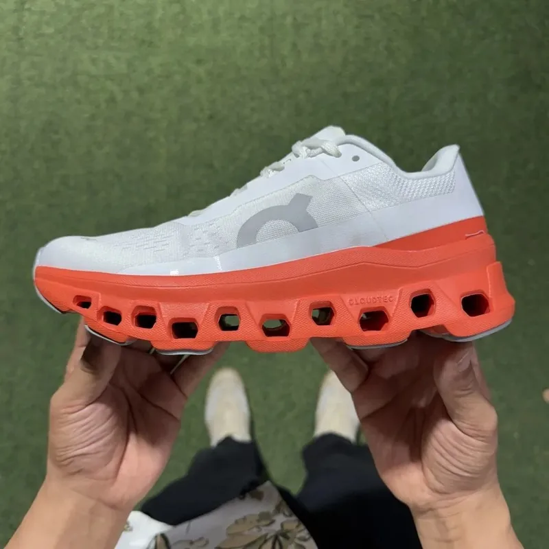 On Running White Sneakers Ver.C