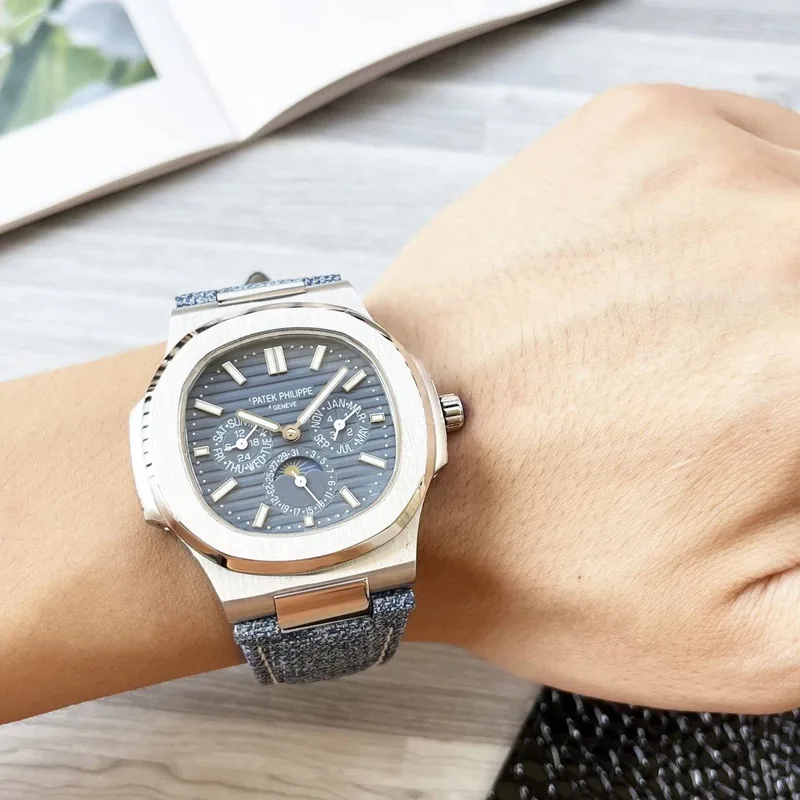 Patek Philippe Nautilus Automatic Watch 42mm Ver.A