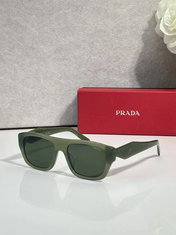 Prada PR D07VU Sunglasses 53-18-145