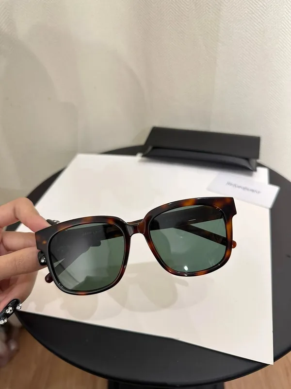 Saint Laurent SLM40 Sunglasses