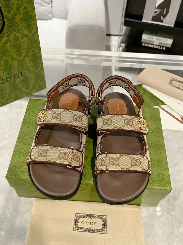 Sandals Women