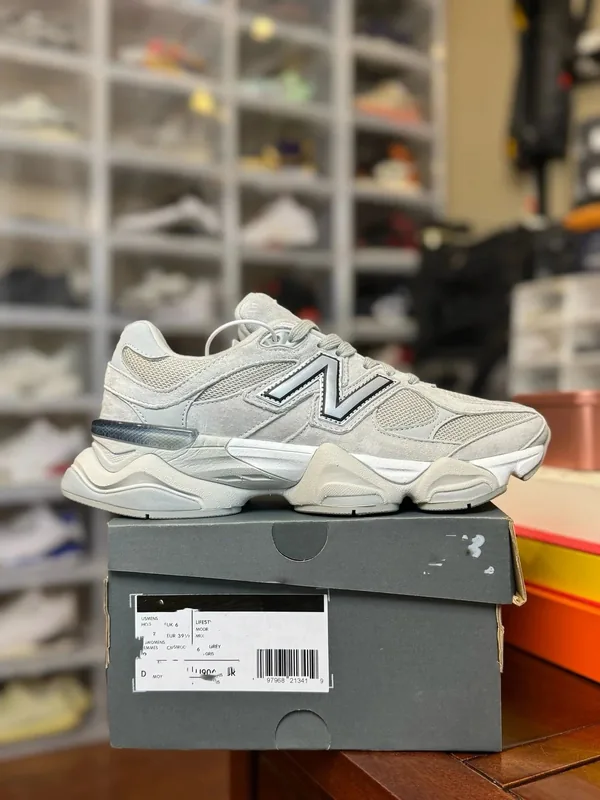 New Balance 9060 Sneakers