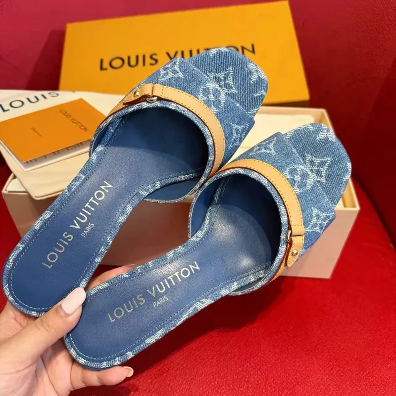 Slides Women