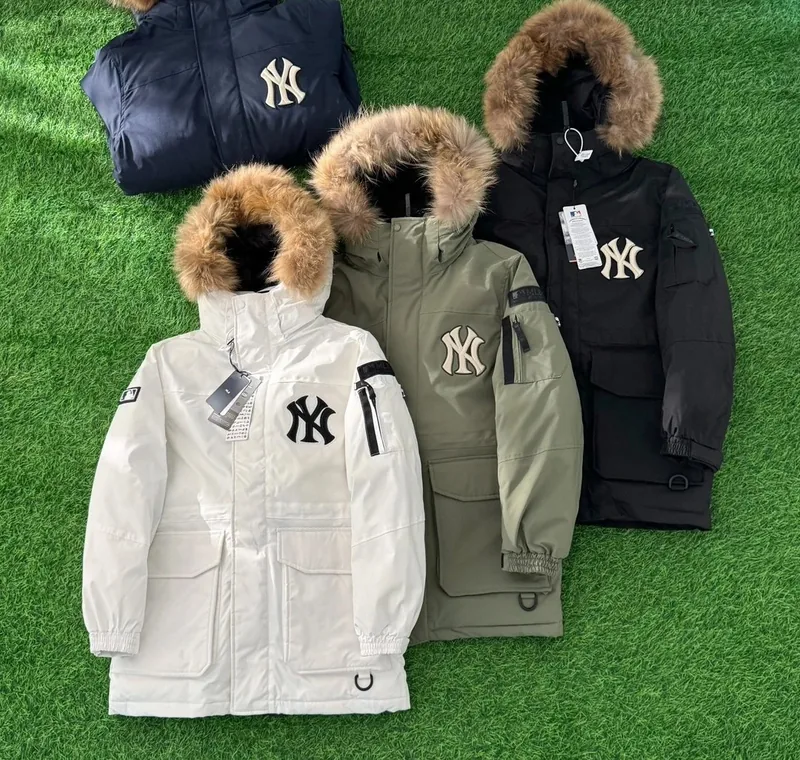 MLB New York Yankees Hooded Puffer Jacket