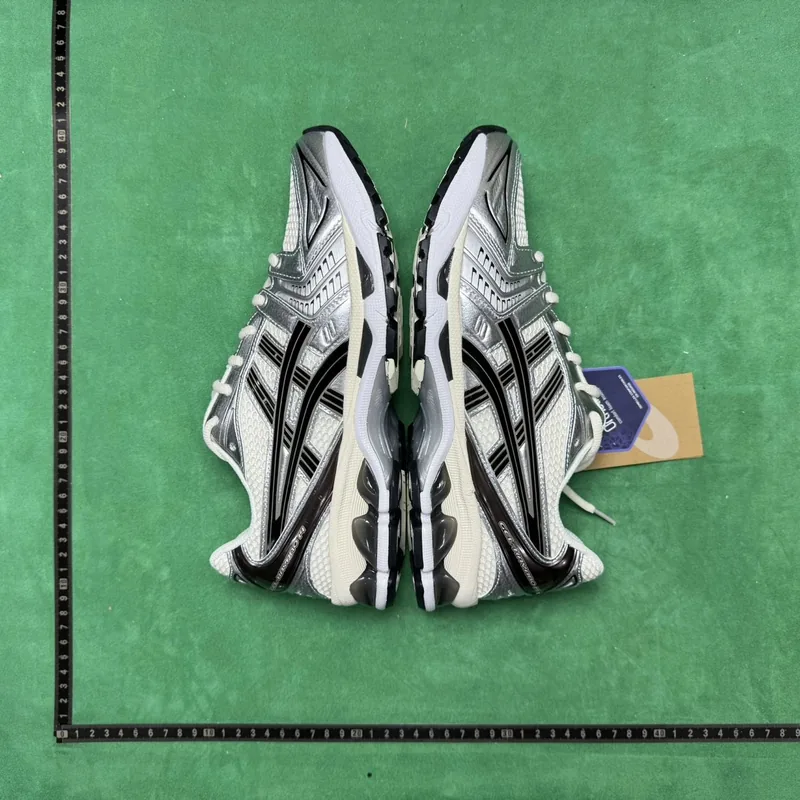 ASICS Gel-Kayano Sneakers