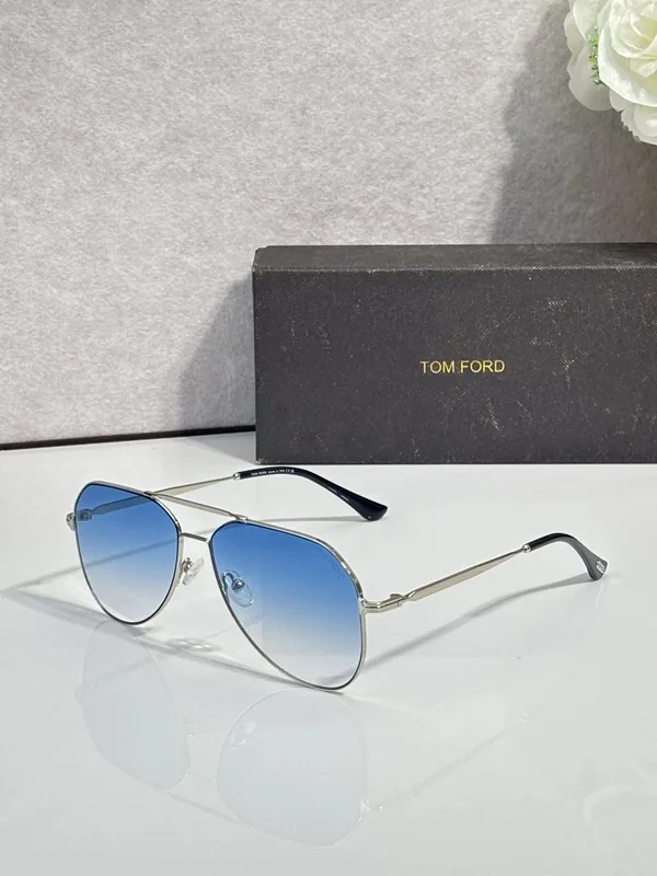 Tom Ford FT0853 Sunglasses 59-15