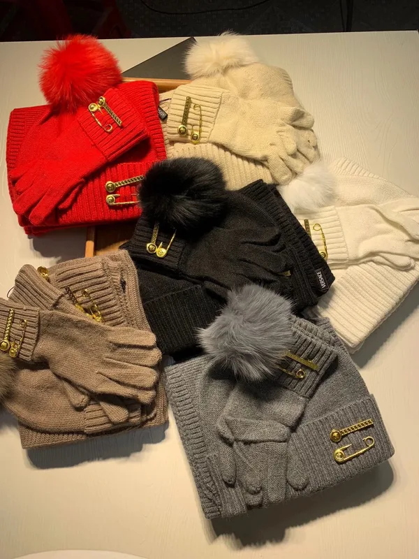 Versace Wool Rabbit Fur Scarf & Hat Set Ver.C