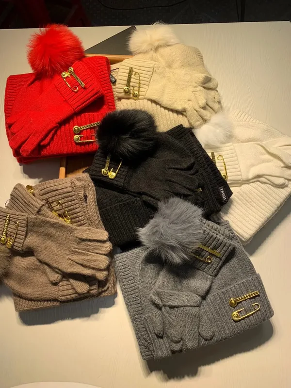 Versace Wool Rabbit Fur Scarf & Hat Set Ver.F