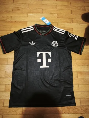Buyer photo — Bayern Munich Third Away Soccer Jersey 2025/26
