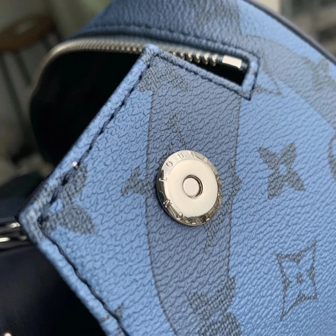 Louis Vuitton Dopp Kit Toiletry Bag — photo 10