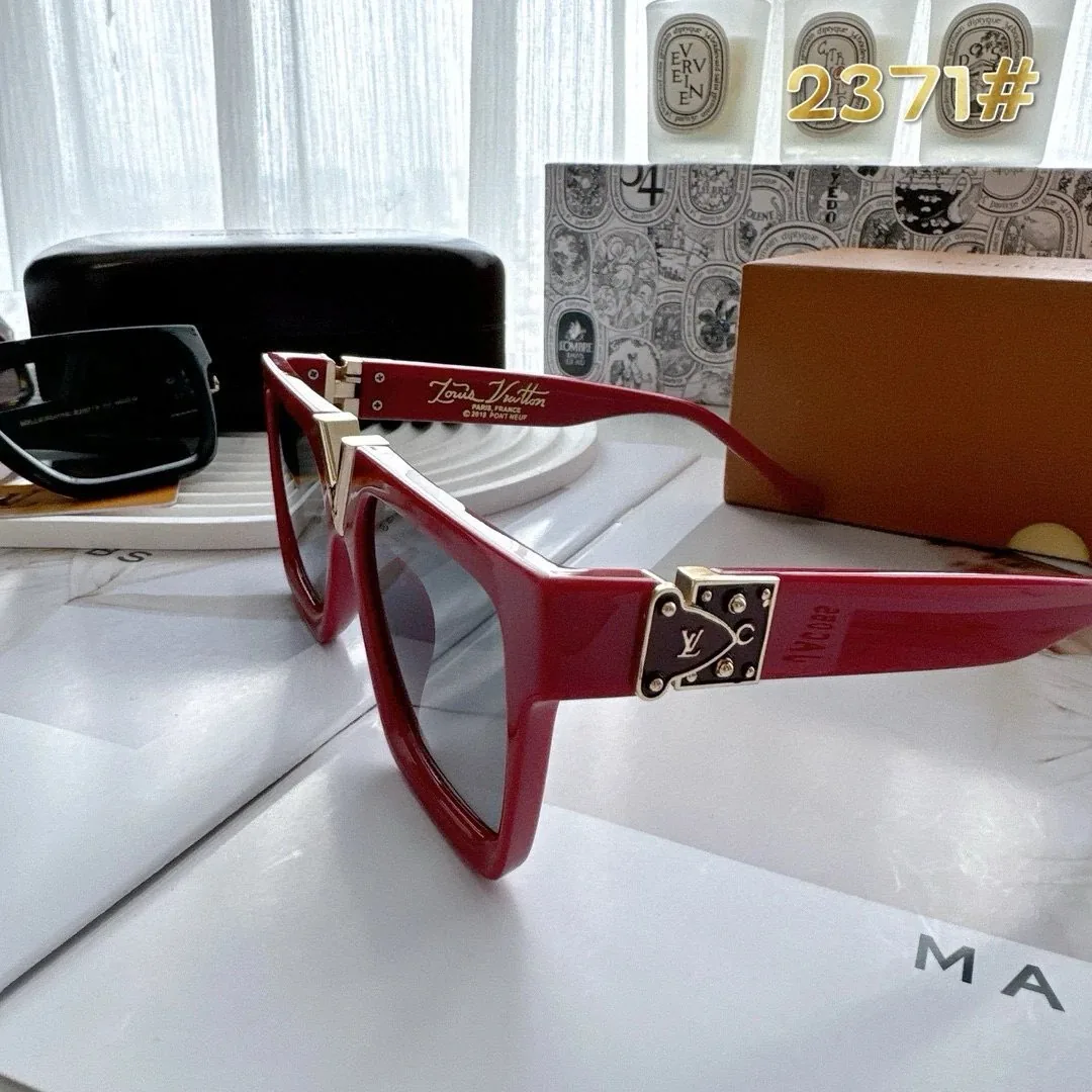 Accessory — Photo 13
