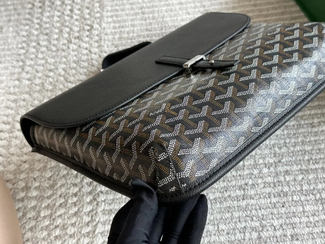 Goyard Messenger Bag — photo 3