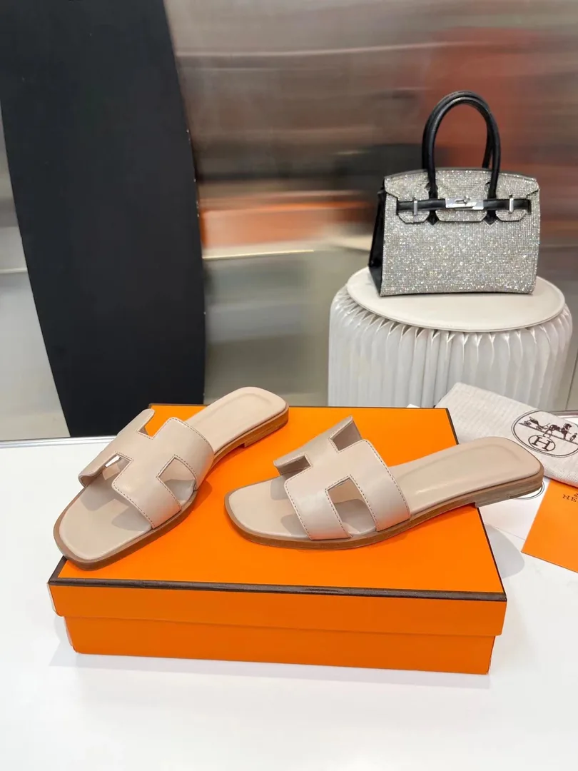 Hermes Slides — Photo 6
