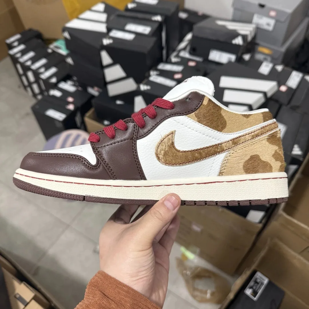 Air Jordan 1 CNY Brown — Photo 4